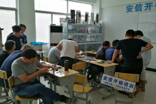 河池学配汽车芯片要求什么文化程度？