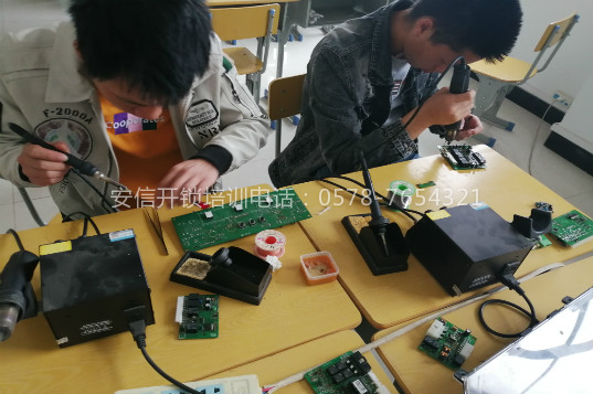 钦州学配汽车钥匙行业怎样？