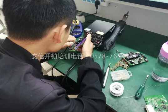 柳州配汽车钥匙需要买哪些设备？