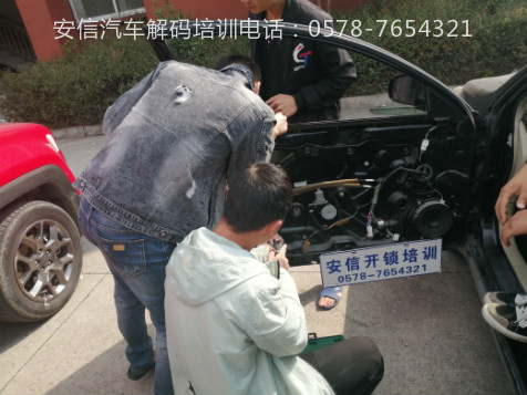 百色开锁换锁价钱贵不贵？