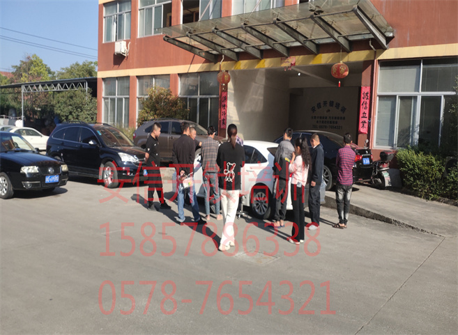 来宾学配汽车遥控是不是要先动电脑