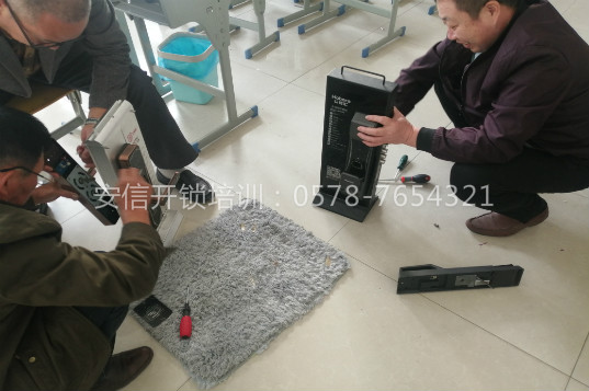 柳州配汽车钥匙一套设备需要多少钱？